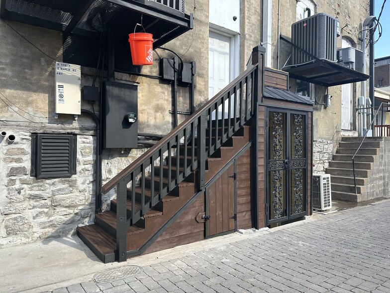 More Photos Of 112 S Maple St, Murfreesboro Office For Lease