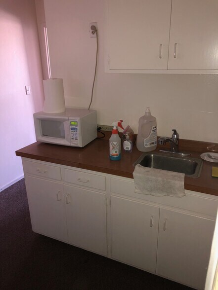 More Photos Of 44820 Yucca Ave, Lancaster Warehouse For Sale