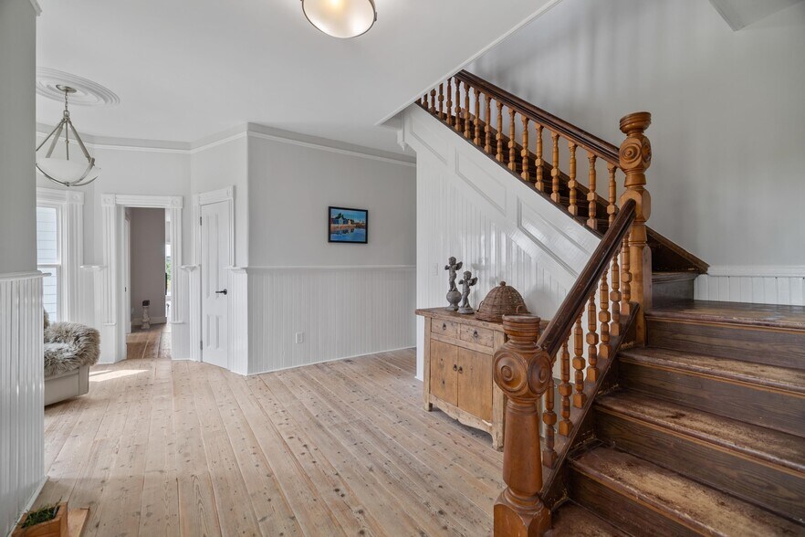 More Photos Of 31 Nelson St, Victoria Flex For Sale