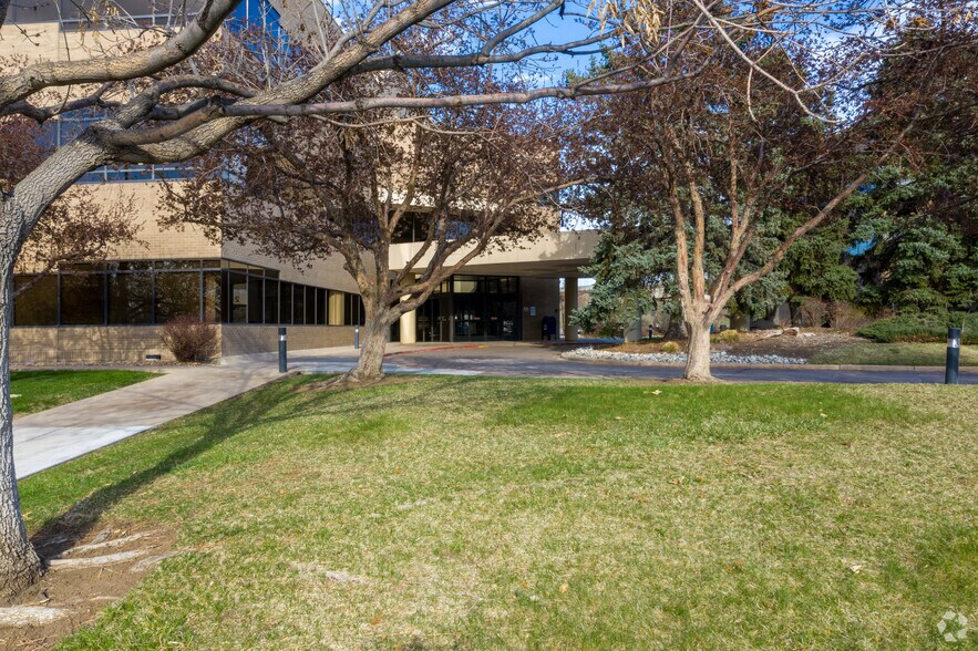 More Photos Of 200 W County Line Rd, Highlands Ranch Medical For Lease