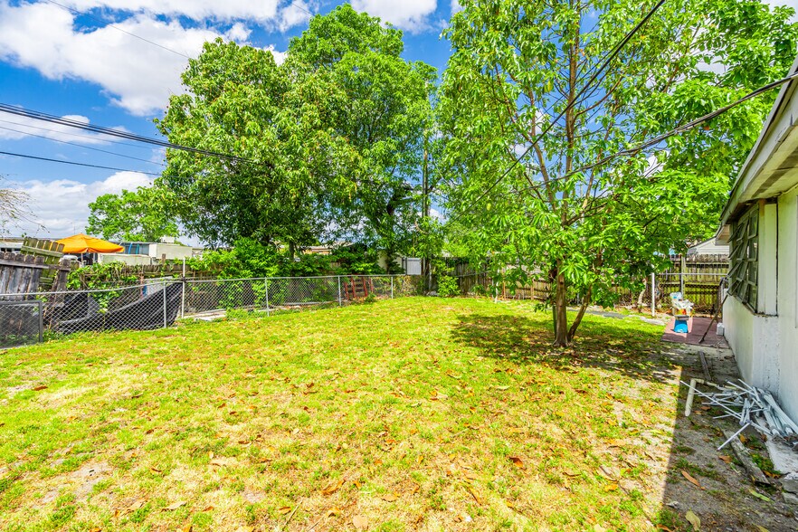 More Photos Of 73 E 47th St, Hialeah Assisted Living For Sale