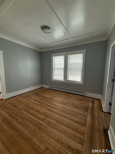 More Photos Of 80-82 Maple Ave, New London Apartments For Sale