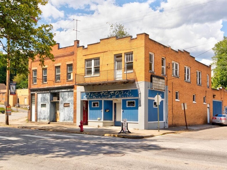Primary Photo Of 800 Franklin Ave, Aliquippa Restaurant For Sale