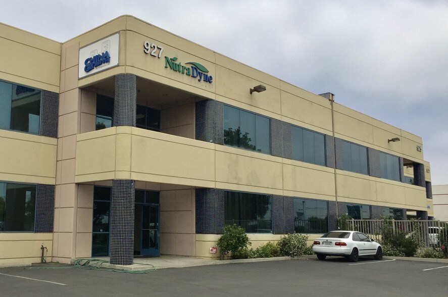 More Photos Of 927-933 Canada Ct, Rowland Heights Manufacturing For Lease