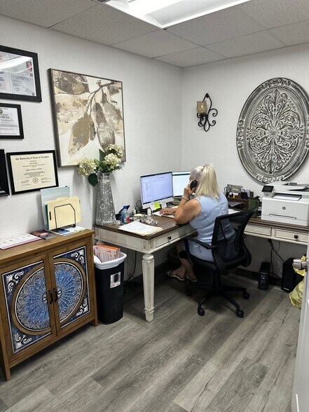 More Photos Of 525 E Olympia Ave, Punta Gorda Storefront Retail Office For Sale