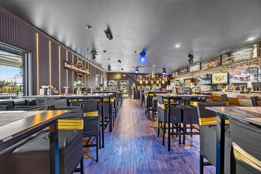 More Photos Of 7121 Governors Cir, Sacramento Restaurant For Sale