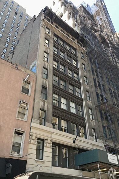 More Photos Of 102 W 38th St, New York Office For Lease