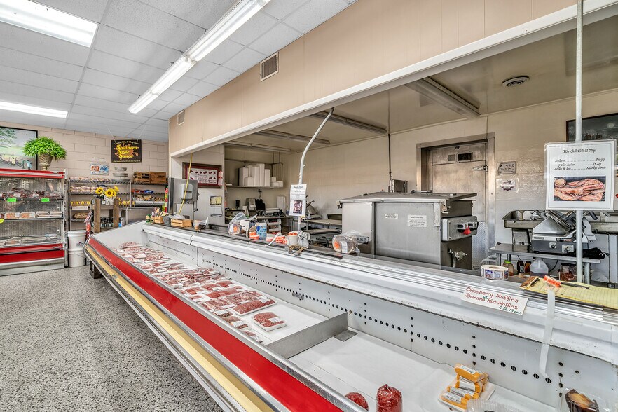 More Photos Of 5716 S NC 41 Hwy, Wallace Freestanding For Sale