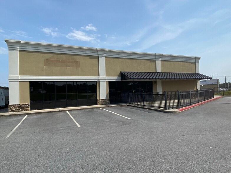 More Photos Of 150 Athens Hwy, Loganville Storefront For Lease