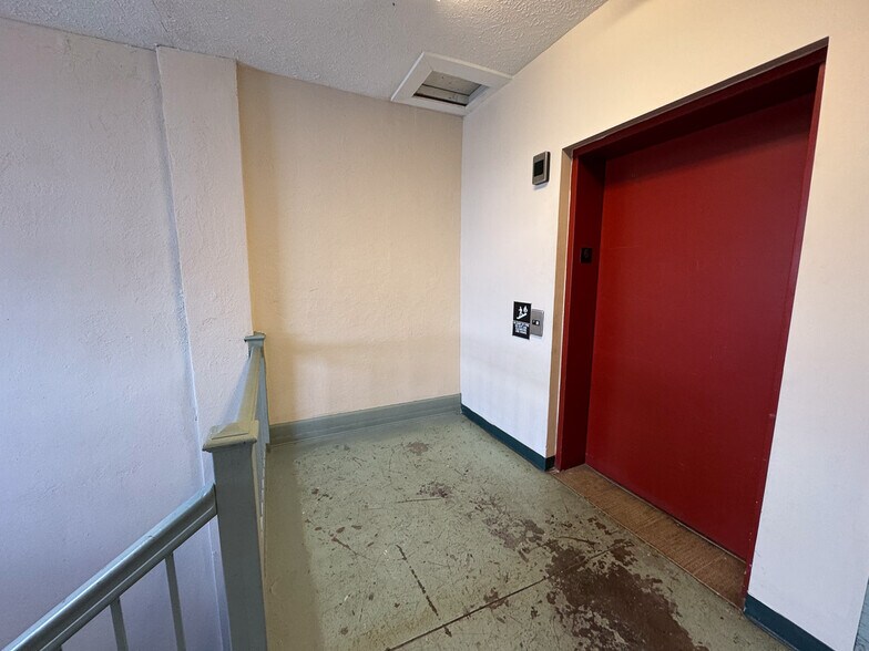 More Photos Of 243 E Main St, Alliance Apartments For Sale
