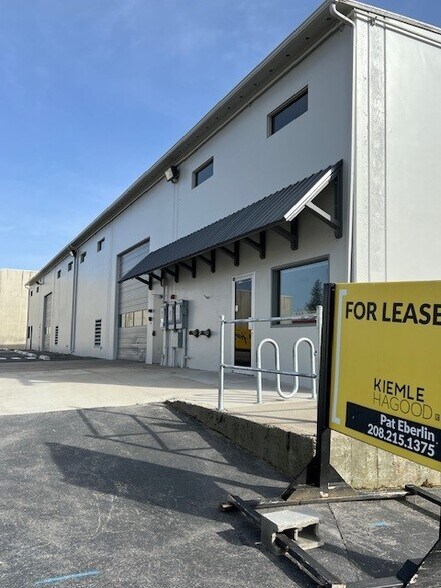 More Photos Of 520 W Dalton Ave, Coeur d'Alene Distribution For Lease