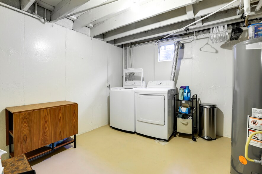 More Photos Of 1115 Carr St, Lakewood Apartments For Sale