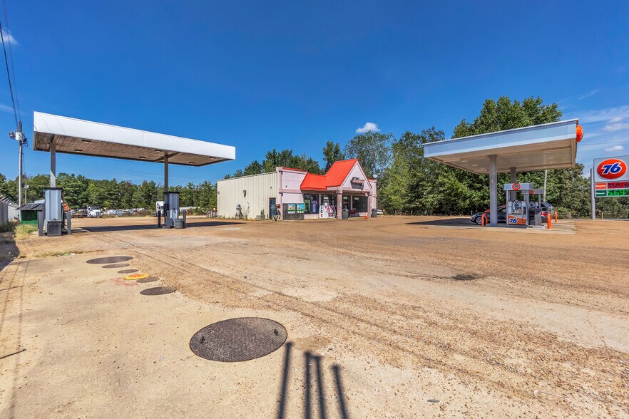 More Photos Of 5577 County Road 174, Grenada General Retail For Sale