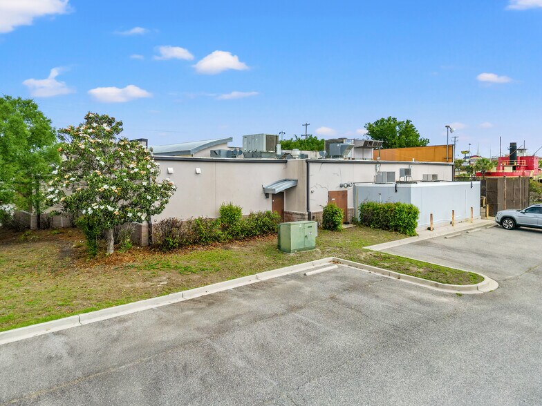More Photos Of 801 Highway 17 S, North Myrtle Beach Restaurant For Sale
