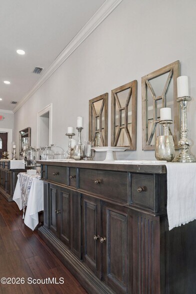More Photos Of 1908 Gloucester St, Brunswick Restaurant For Sale