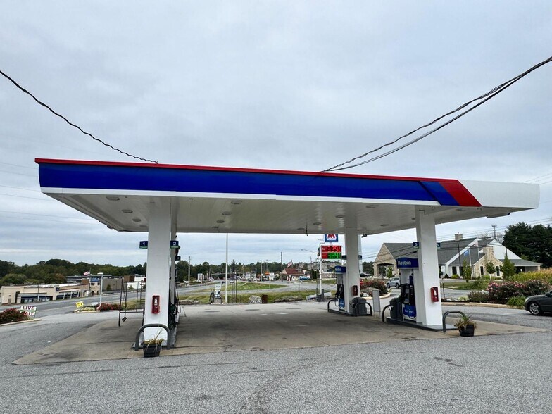 More Photos Of 2504 Willow Street Pike, Willow Street Convenience Store For Lease