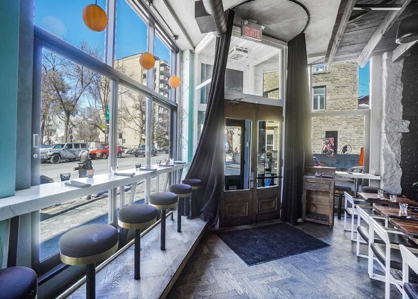 More Photos Of 1800-1812 Rue Notre-Dame O, Montréal Apartments For Lease