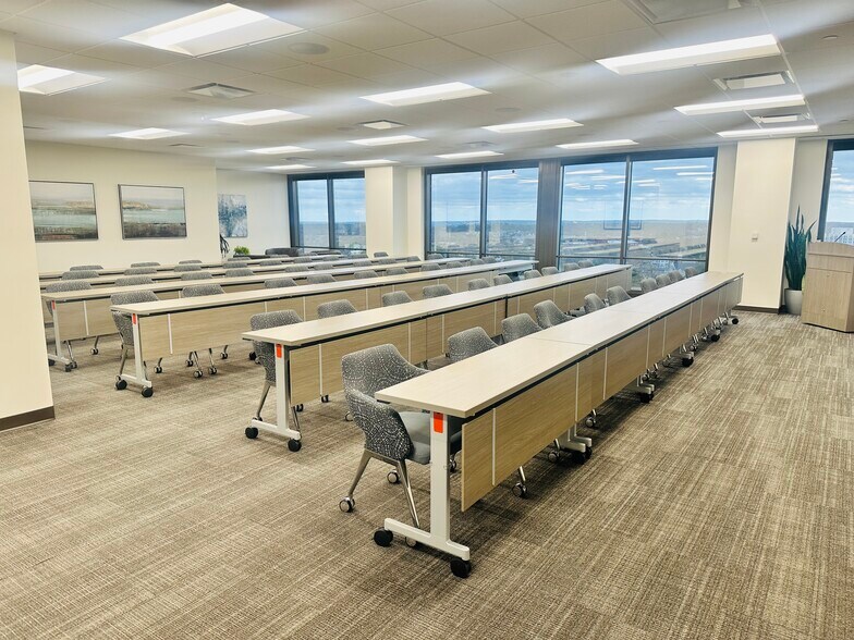 More Photos Of 1901 Main St, Columbia Coworking Space