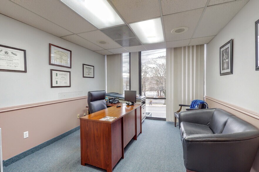 More Photos Of 545 Island Rd, Ramsey Medical For Lease