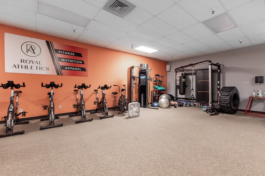 More Photos Of 128 W 8th St, Monroe General Retail For Sale