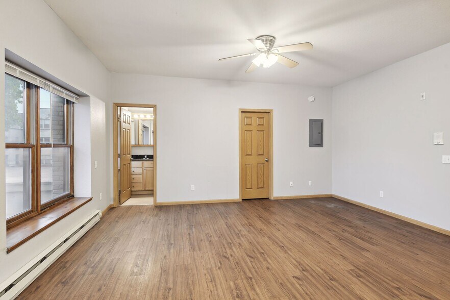 More Photos Of 137 E 17th St, Minneapolis Apartments For Sale