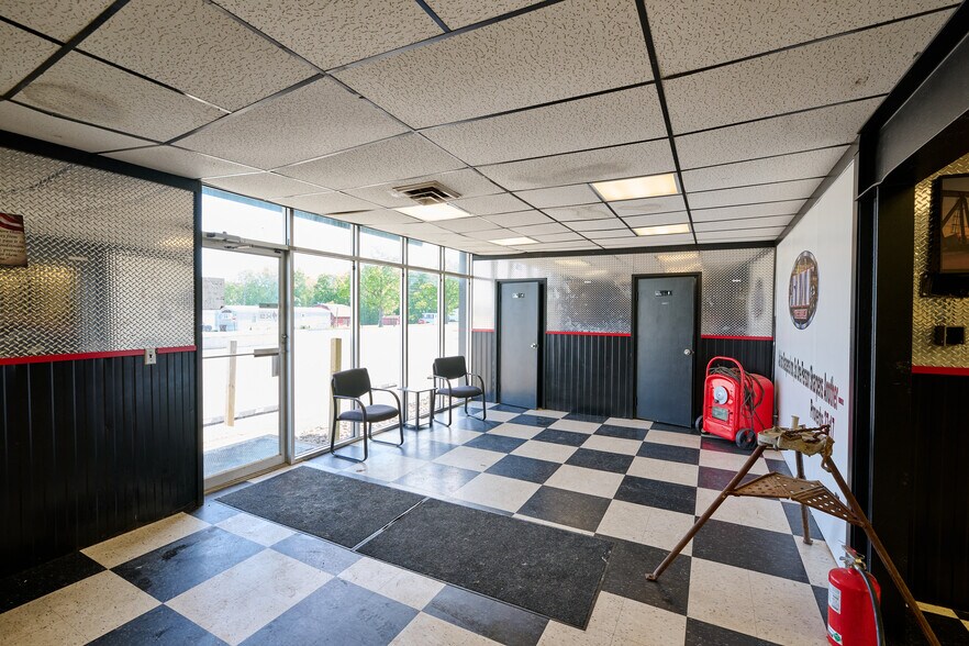 More Photos Of 7464 Sharon Mercer Rd, Mercer General Retail For Sale