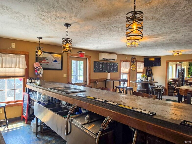 More Photos Of 6266 Lakeshore Rd, Verona Beach Restaurant For Sale