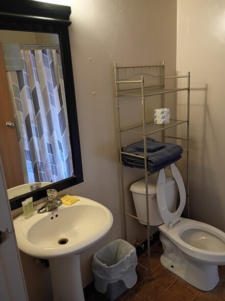 More Photos Of W1915 Flame Rd, Marinette Hotel For Sale