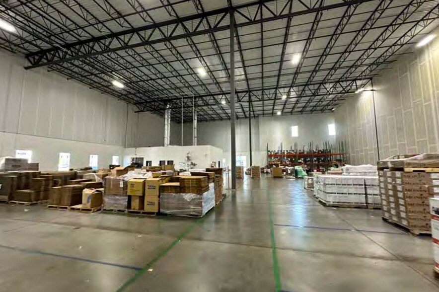 More Photos Of 8531 Trade Center Dr, West Chester Distribution For Lease