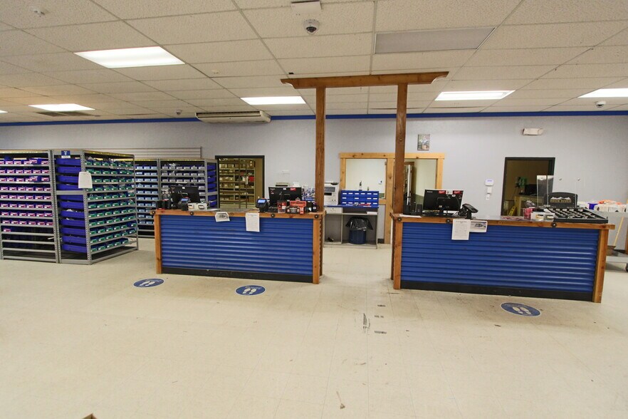 More Photos Of 405 W Idaho St, Kalispell Flex For Sale