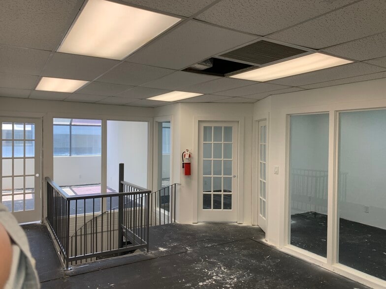 More Photos Of 14200-14238 SW 136th St, Miami Light Manufacturing For Sale