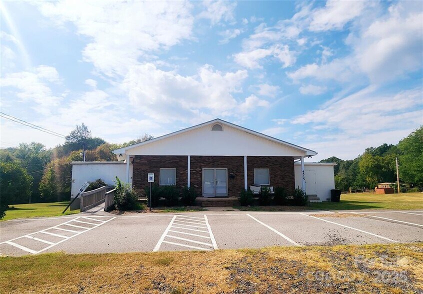 More Photos Of 4515 Beaty Rd, Gastonia Loft Creative Space For Sale