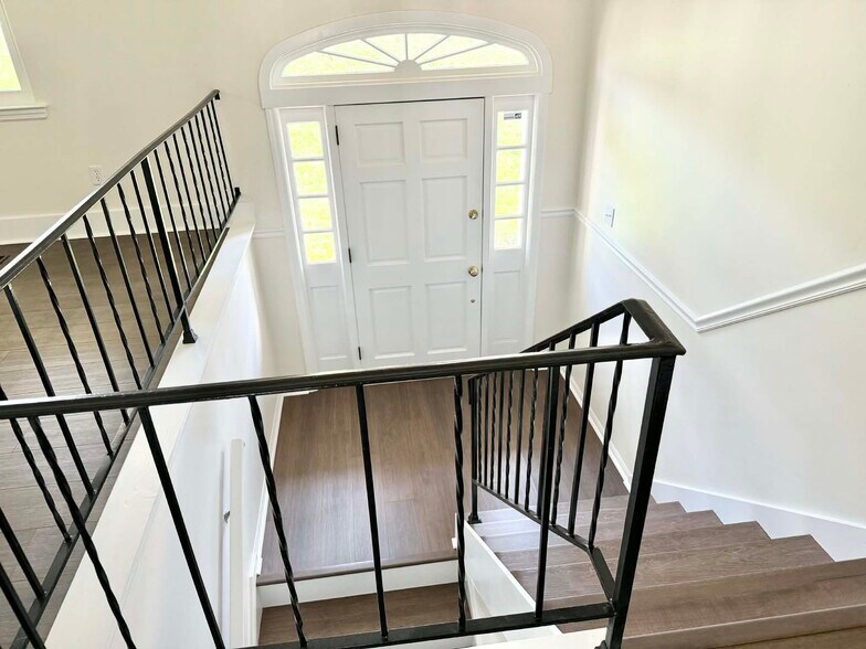 More Photos Of 7111 E Brainerd Rd, Chattanooga Loft Creative Space For Lease