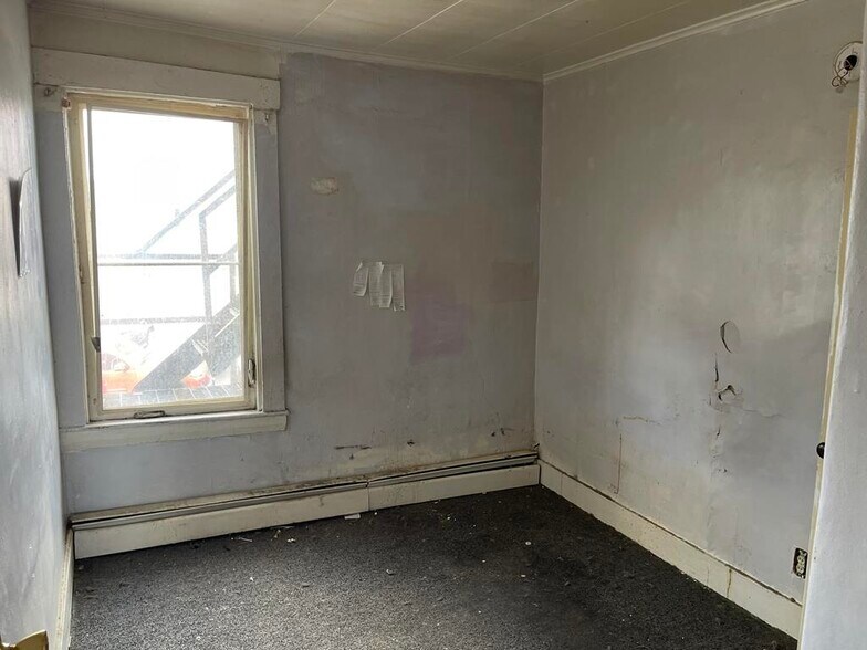 More Photos Of 128 Alfred St, Biddeford Apartments For Sale