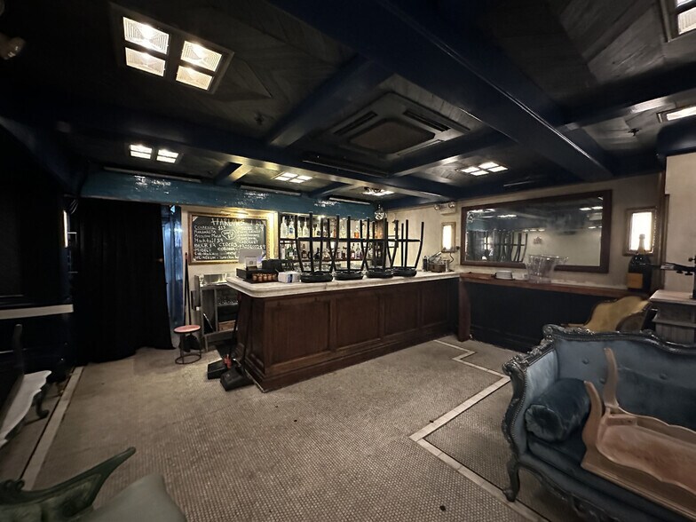 More Photos Of 167 Orchard St, New York Storefront For Lease