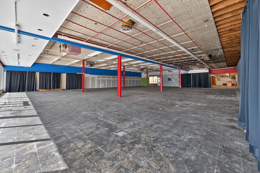More Photos Of 458 Main St, Belleville Storefront Retail Office For Sale
