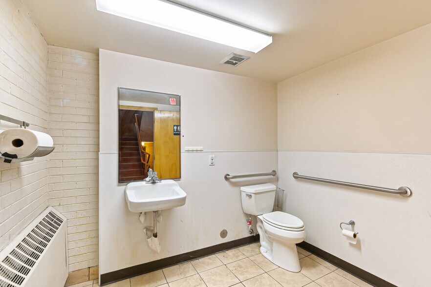 More Photos Of 3955-3995 N Irving St, Denver Religious Facility For Lease