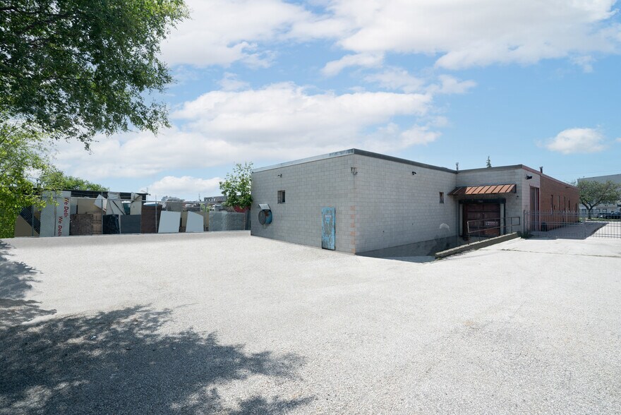 More Photos Of 196 Toryork Dr, Toronto Warehouse For Sale