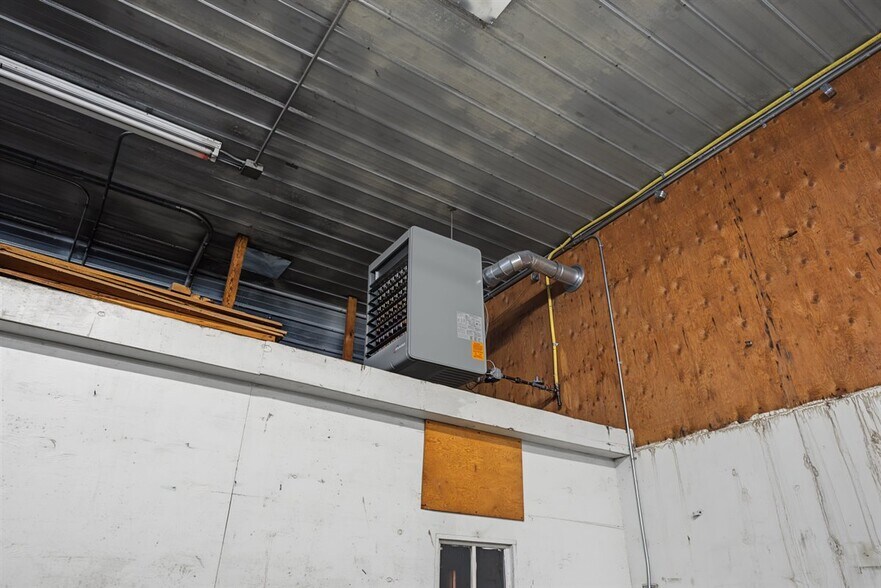 More Photos Of 211 Toro Rd, Tomah Warehouse For Lease