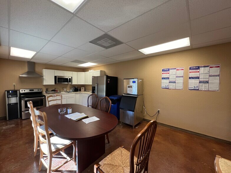 More Photos Of 2281 N Masch Branch Rd, Denton Office For Lease