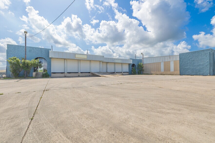 More Photos Of 30 Crofton Rd, Kenner Warehouse For Lease