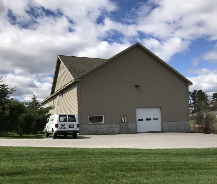 More Photos Of 7 Pomerleau St, Biddeford Warehouse For Lease