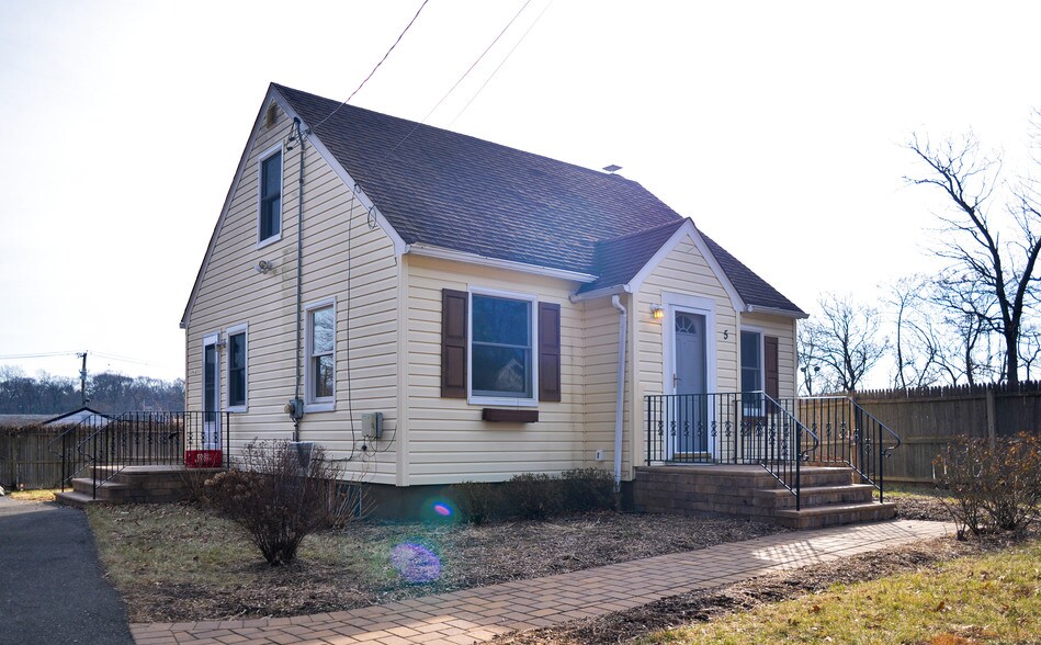 More Photos Of 1789 E Jericho Tpke, Huntington Medical For Lease