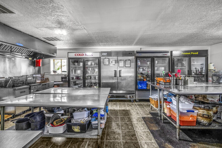 More Photos Of 697 W Cherry St, Jesup Restaurant For Sale