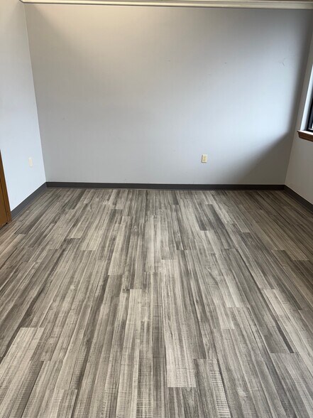 More Photos Of 4404 Hamilton Cleves Rd, Hamilton Warehouse For Lease