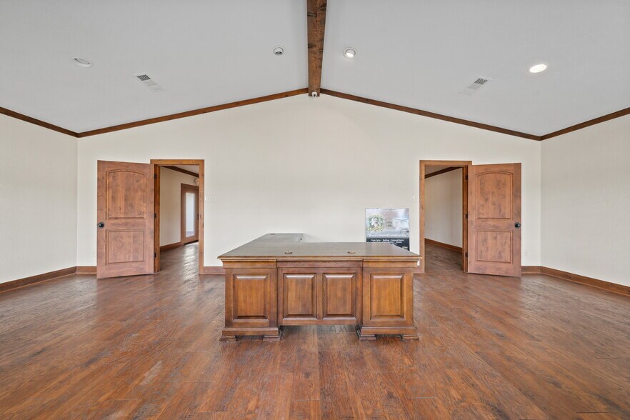 More Photos Of 6401 Rock Creek Rd, Waco Freestanding For Sale