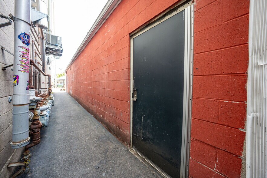 More Photos Of 36 Main St, Hamburg Flex For Sale