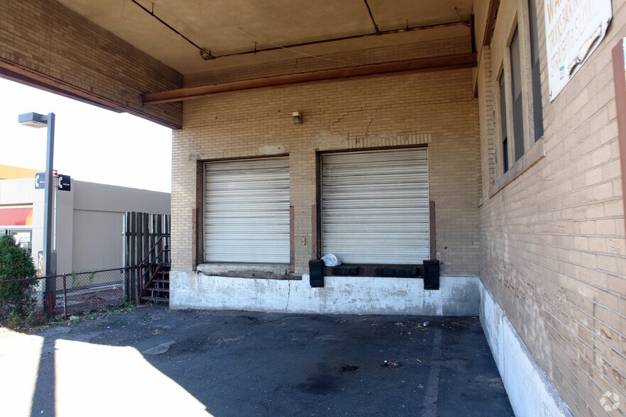 More Photos Of 800-810 31st St, Union City Industrial For Sale