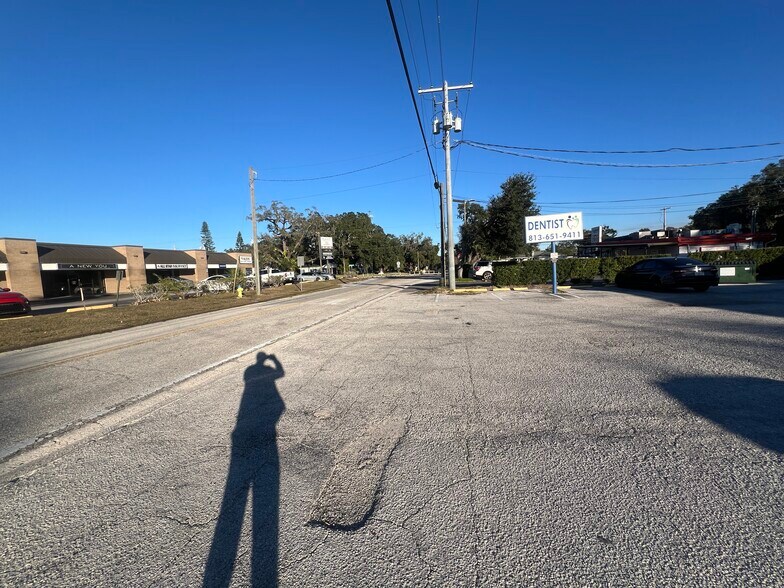 More Photos Of 111 W Robertson St, Brandon Medical For Lease