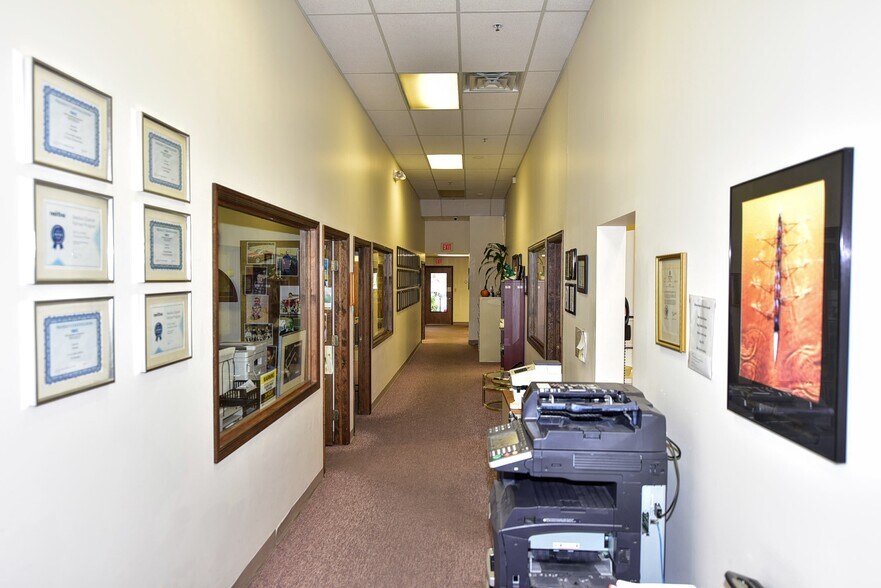 More Photos Of 230 West Parkway, Pompton Plains Flex For Sale